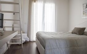 Home Suites Home